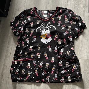 Disney Minnie Mouse scrub top size large